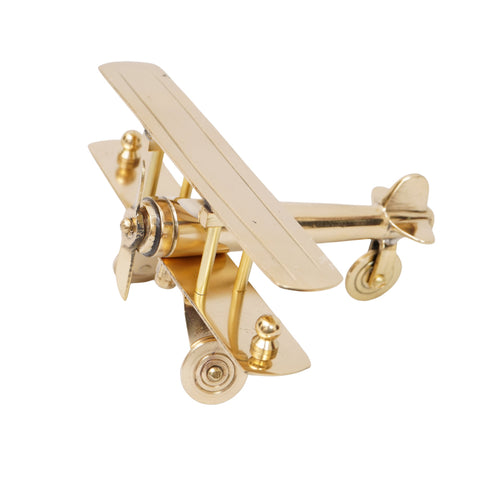Flying aeroplane
